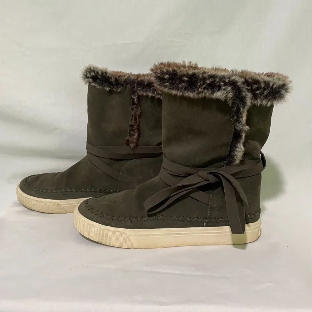 Toms Women’s Olive Green Leather Faux Fur Lined Boots Size 7